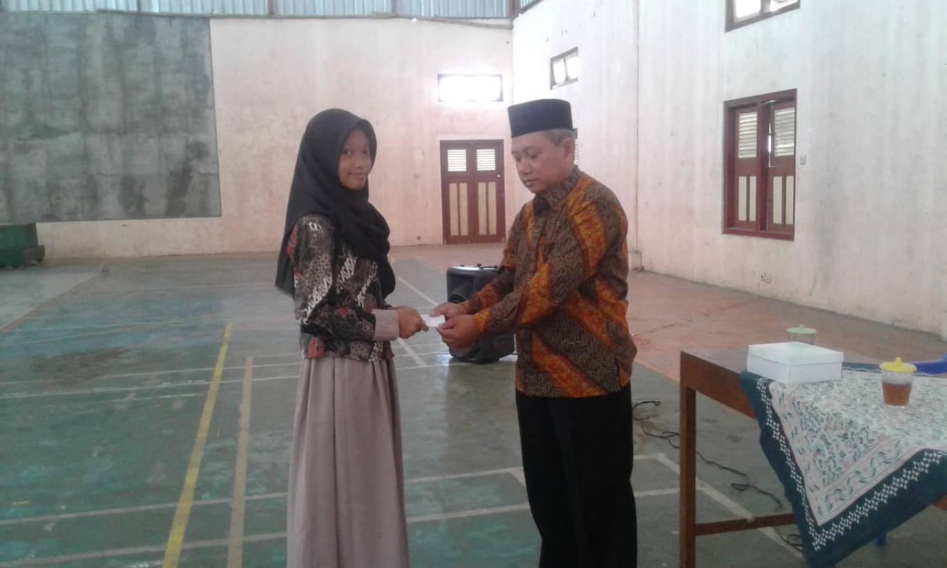 PEMBERIAN FASILITAS PENDIDIKAN KEPADA ANAK YATIM